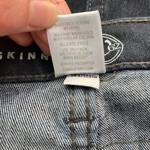 Dress Barn NWOT W62 Modern Fit Skinny Dark Wash Stretch Denim Jeans - Picture 7 of 8